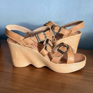 Famolare Hi There Retro Brown Leather Wedge Platform Sandals Buckle Up Sz 9